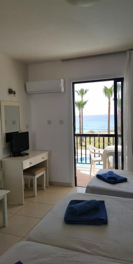 Simos Magic Beach Hotel Apts ไอยานาปา ภายนอก รูปภาพ