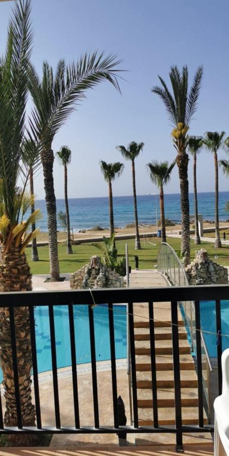 Simos Magic Beach Hotel Apts ไอยานาปา ภายนอก รูปภาพ