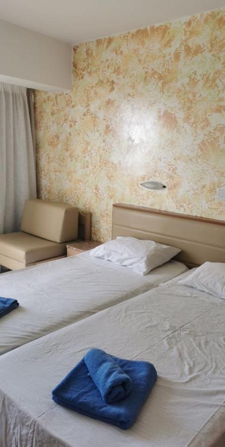 Simos Magic Beach Hotel Apts ไอยานาปา ภายนอก รูปภาพ