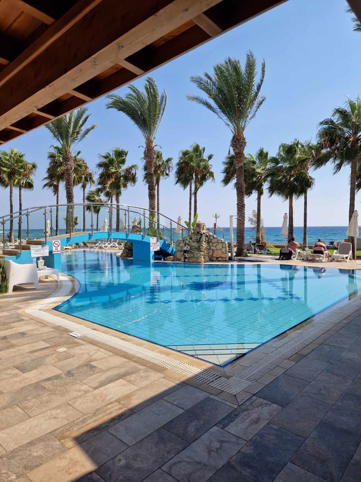 Simos Magic Beach Hotel Apts ไอยานาปา ภายนอก รูปภาพ