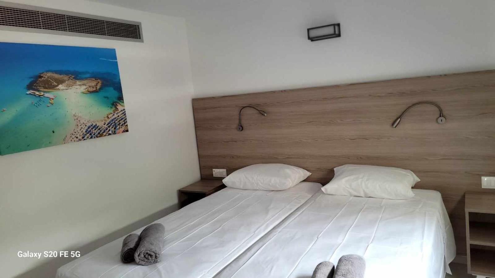 Simos Magic Beach Hotel Apts ไอยานาปา ภายนอก รูปภาพ