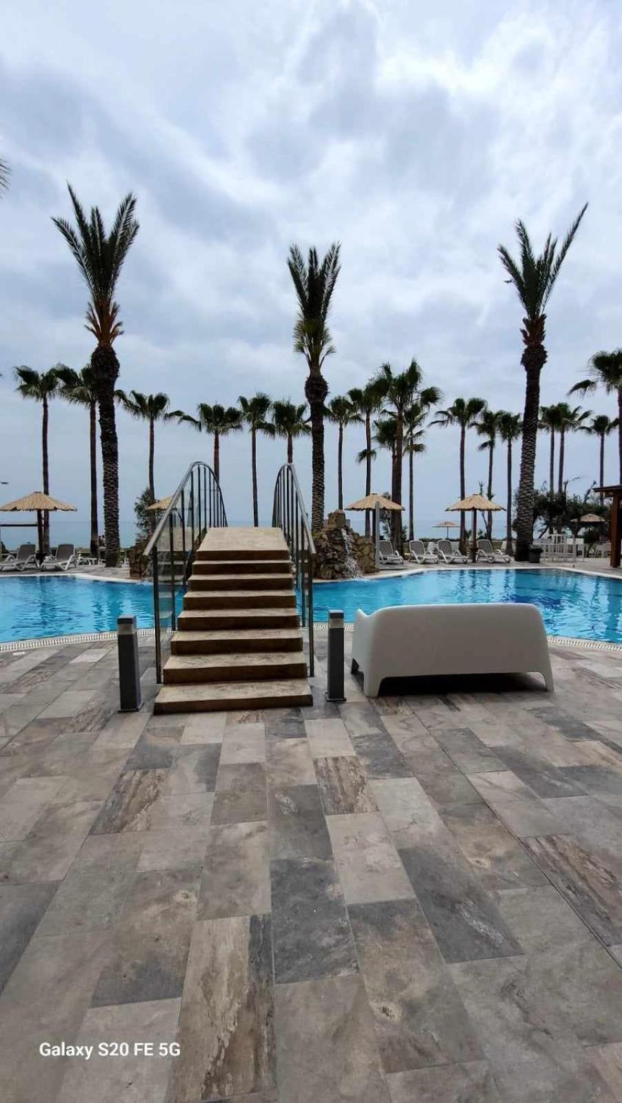 Simos Magic Beach Hotel Apts ไอยานาปา ภายนอก รูปภาพ