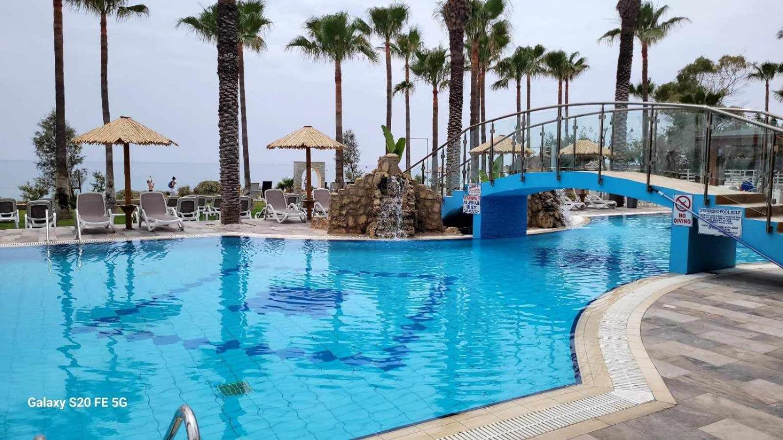 Simos Magic Beach Hotel Apts ไอยานาปา ภายนอก รูปภาพ