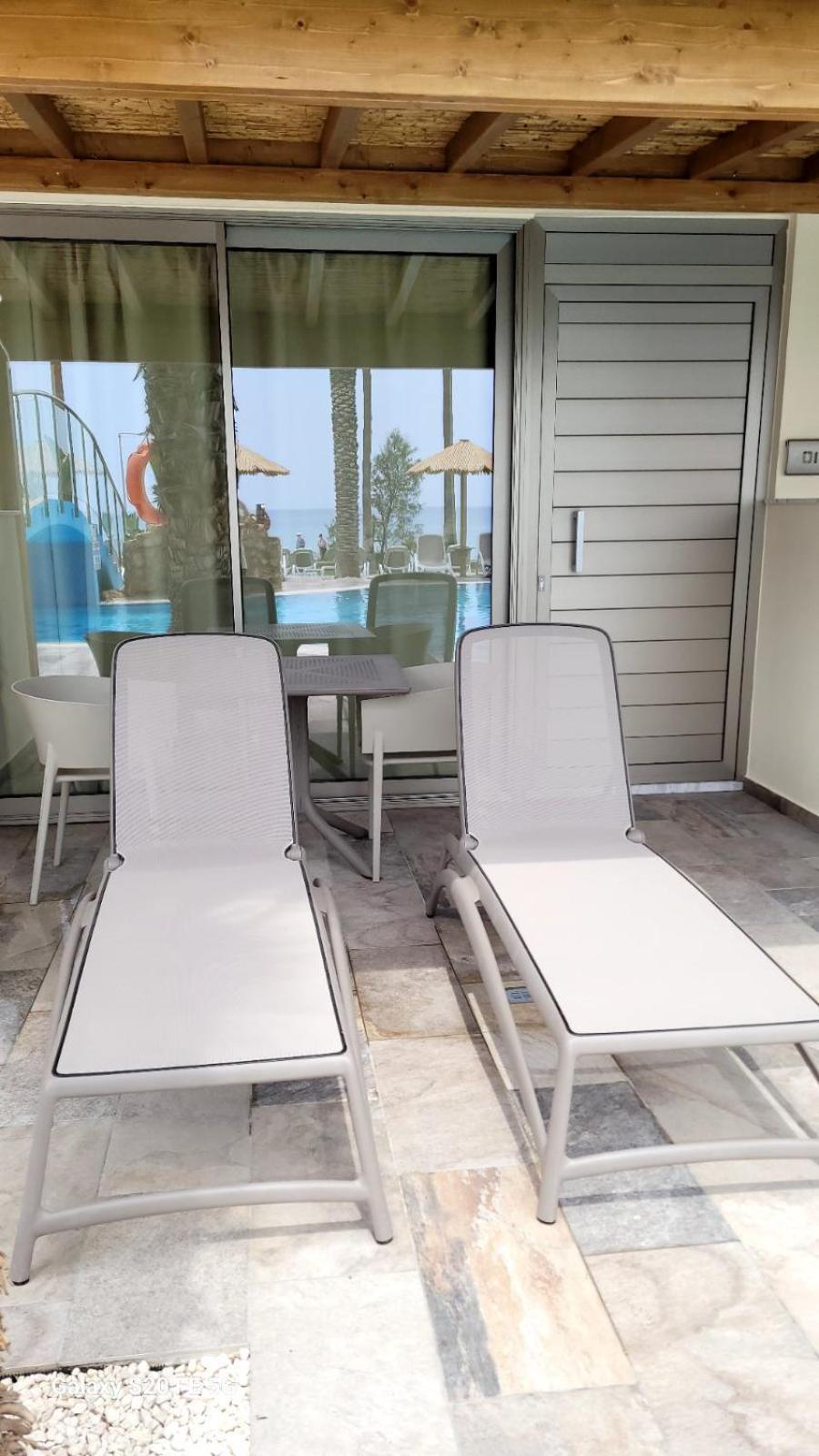 Simos Magic Beach Hotel Apts ไอยานาปา ภายนอก รูปภาพ
